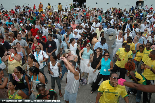 MS Freedom Of The Seas [Royal Caribbean International's - Newest Vessel] Plaques &amp; Keys Ceremony in order to commemorate its first arrival at the Port Montego Bay Photos - Negril Travel Guide, Negril Jamaica WI - http://www.negriltravelguide.com - info@negriltravelguide.com...!