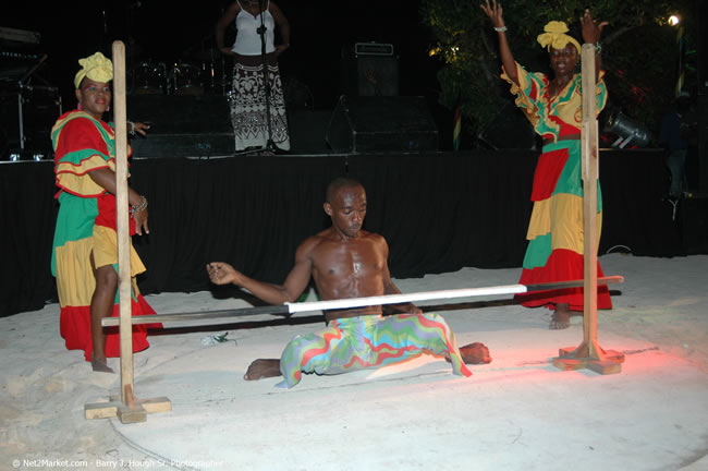 Half Moon Resort Party - Virgin Atlantic Inaugural Flight To Montego Bay, Jamaica Photos - Sir Richard Branson, President & Family, and 450 Passengers - Party Royal Pavillion at Half Moon Resort, Montego Bay, Jamaica - Monday, July 3, 2006 - Negril Travel Guide, Negril Jamaica WI - http://www.negriltravelguide.com - info@negriltravelguide.com...!