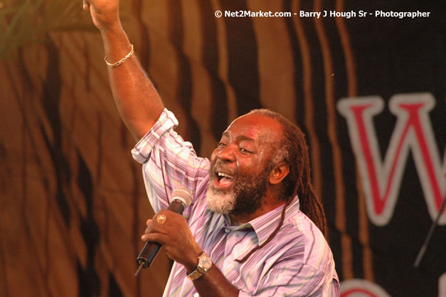 Freddie McGregor @ Western Consciousness 2007 - Presented by King of Kings Productons - Saturday, April 28, 2007 - Llandilo Cultural Centre, Savanna-La-Mar, Westmoreland, Jamaica W.I. - Negril Travel Guide, Negril Jamaica WI - http://www.negriltravelguide.com - info@negriltravelguide.com...!