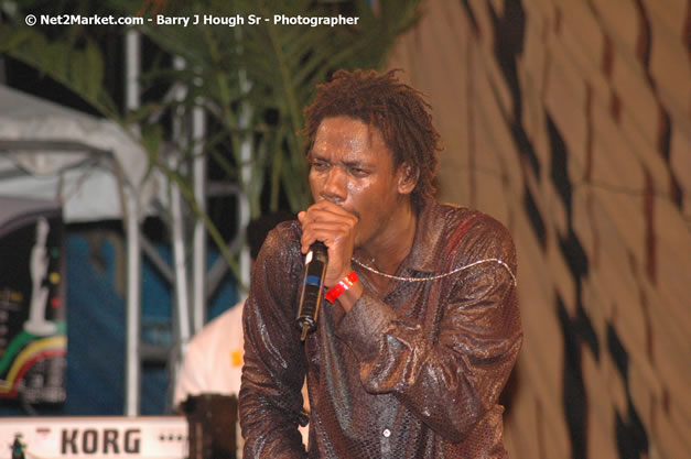 Kenyatta Hill @ Western Consciousness 2007 - Presented by King of Kings Productons - Saturday, April 28, 2007 - Llandilo Cultural Centre, Savanna-La-Mar, Westmoreland, Jamaica W.I. - Negril Travel Guide, Negril Jamaica WI - http://www.negriltravelguide.com - info@negriltravelguide.com...!