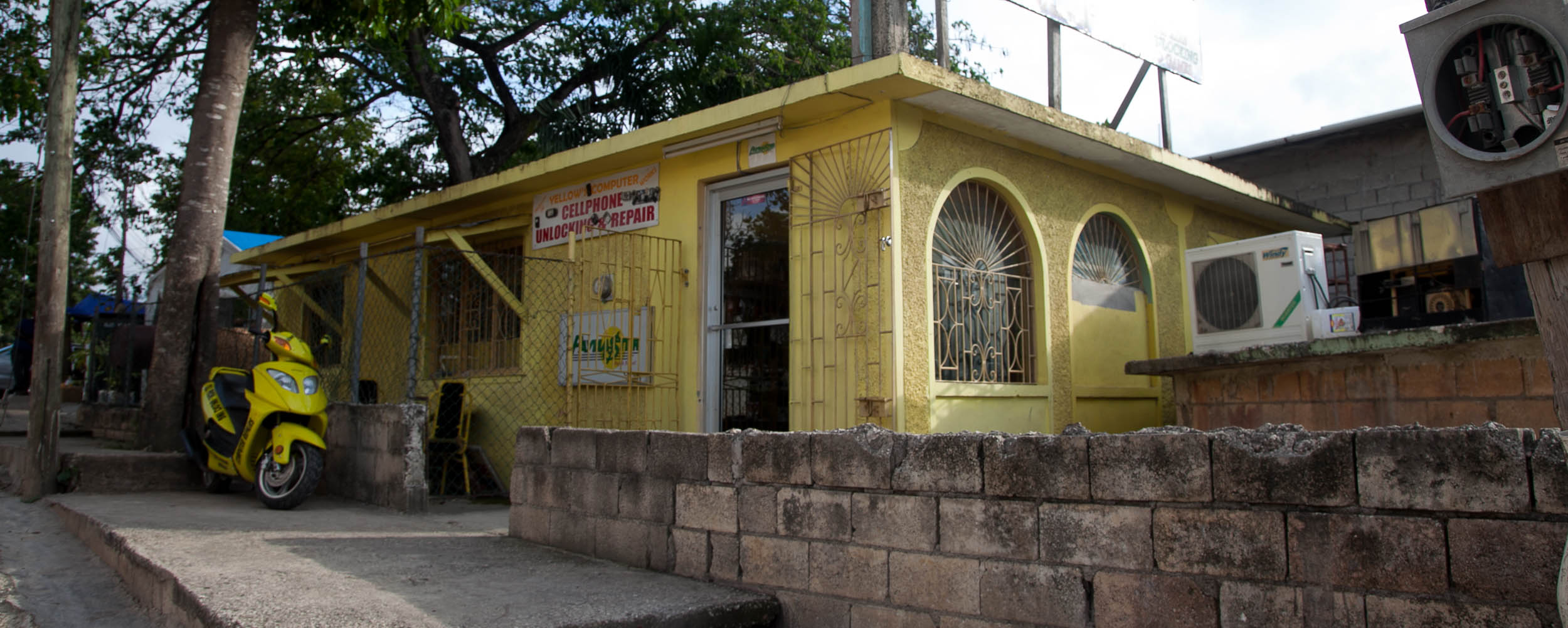 Yellow's Computer Works - Negril Jamaica