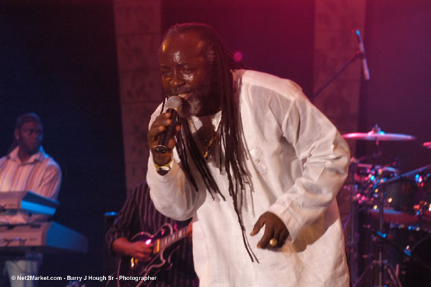 Freddy McGregor @ The Aqueduct on Rose Hall - Friday, January 26, 2007 - 10th Anniversary - Air Jamaica Jazz & Blues Festival 2007 - The Art of Music - Tuesday, January 23 - Saturday, January 27, 2007, The Aqueduct on Rose Hall, Montego Bay, Jamaica - Negril Travel Guide, Negril Jamaica WI - http://www.negriltravelguide.com - info@negriltravelguide.com...!