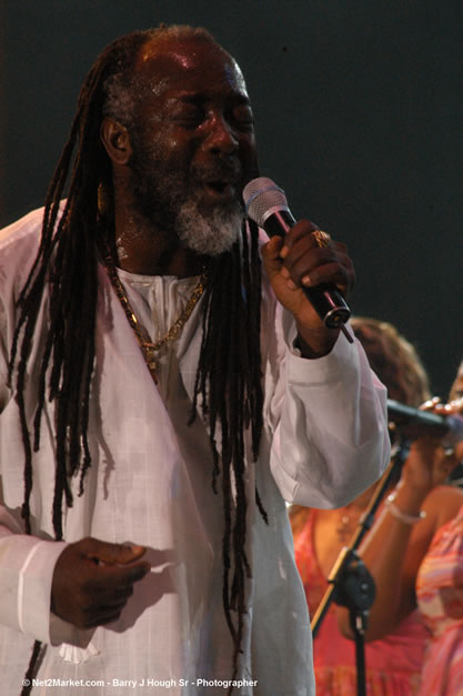 Freddy McGregor @ The Aqueduct on Rose Hall - Friday, January 26, 2007 - 10th Anniversary - Air Jamaica Jazz & Blues Festival 2007 - The Art of Music - Tuesday, January 23 - Saturday, January 27, 2007, The Aqueduct on Rose Hall, Montego Bay, Jamaica - Negril Travel Guide, Negril Jamaica WI - http://www.negriltravelguide.com - info@negriltravelguide.com...!