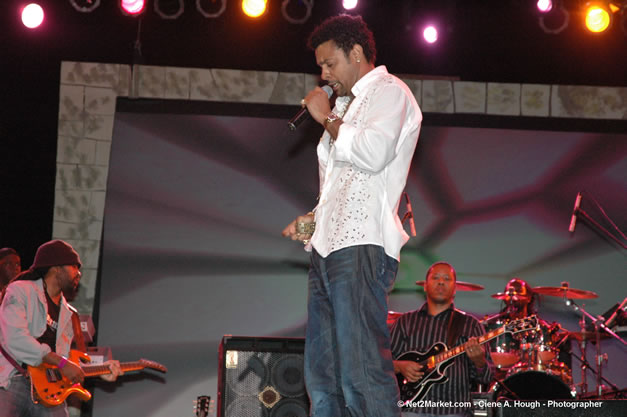 Shaggy @ The Aqueduct on Rose Hall - Friday, January 26, 2007 - 10th Anniversary - Air Jamaica Jazz & Blues Festival 2007 - The Art of Music - Tuesday, January 23 - Saturday, January 27, 2007, The Aqueduct on Rose Hall, Montego Bay, Jamaica - Negril Travel Guide, Negril Jamaica WI - http://www.negriltravelguide.com - info@negriltravelguide.com...!