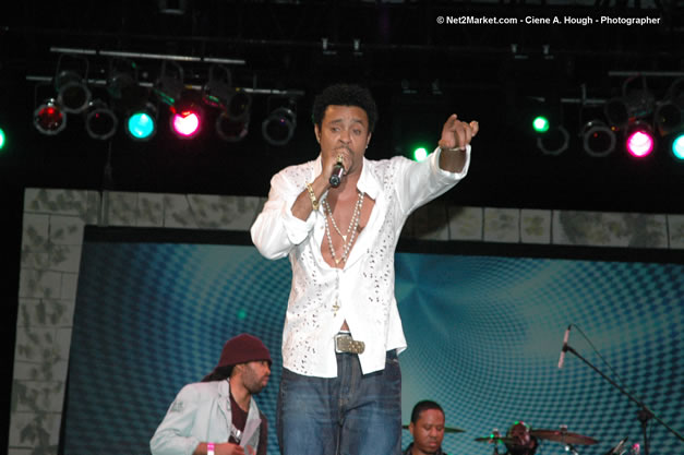 Shaggy @ The Aqueduct on Rose Hall - Friday, January 26, 2007 - 10th Anniversary - Air Jamaica Jazz & Blues Festival 2007 - The Art of Music - Tuesday, January 23 - Saturday, January 27, 2007, The Aqueduct on Rose Hall, Montego Bay, Jamaica - Negril Travel Guide, Negril Jamaica WI - http://www.negriltravelguide.com - info@negriltravelguide.com...!