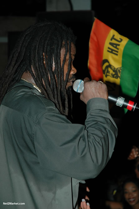 The Messenger, Reggae Super Star - Luciano - Gregory Isaacs - Bobby Dread - Swallow - backed by the Indika Band - Boubon Beach Restaurant, Beach Bar & Oceanfront Accommodations - Negril Travel Guide, Negril Jamaica WI - http://www.negriltravelguide.com - info@negriltravelguide.com...!