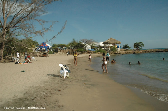 A Photo Story of Calabash 2005 - 5th Anniversary - @ Jakes, Treasure Beach - May 27th to 29th, 2005 - Negril Travel Guide, Negril Jamaica WI - http://www.negriltravelguide.com - info@negriltravelguide.com...!