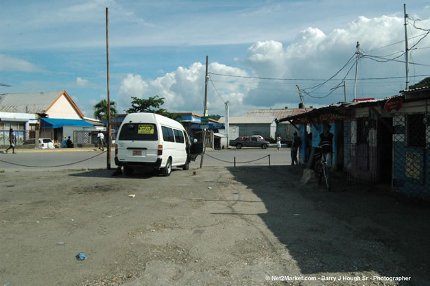 A Walk Around Lucea One Way - Caribbean Medical Mission, Wednesday, October 18, 2006 - Negril Travel Guide, Negril Jamaica WI - http://www.negriltravelguide.com - info@negriltravelguide.com...!