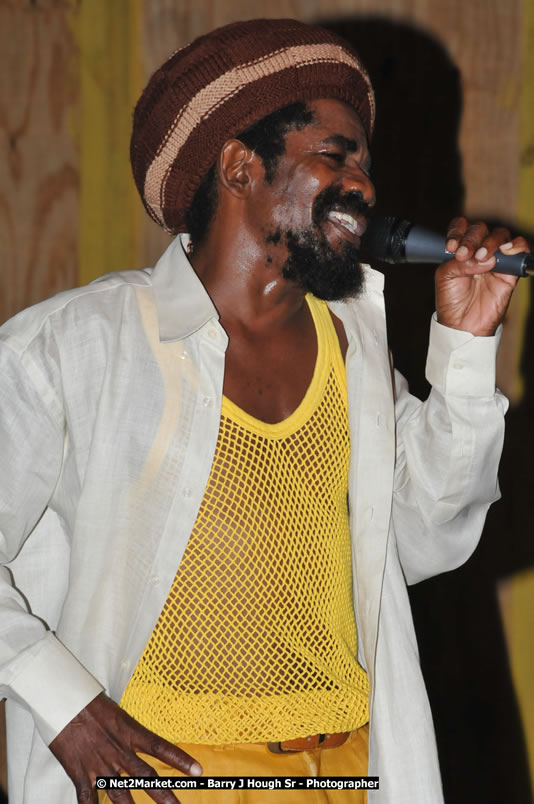  Coco Tea & Silver Cat at Bourbon Beach - Money Cologne Promotions presents The Growning of Coco Tea & Silver Cat at Bourbon Beach, Norman Manley Boulevard, Negril , Westmoreland, Jamaica W.I. - Monday, April 14, 2008 - Photographs by Barry J. Hough Sr. Photojournalist/Photograper - Photographs taken with a Nikon D70, D100, or D300 - Negril Travel Guide, Negril Jamaica WI - http://www.negriltravelguide.com - info@negriltravelguide.com...!