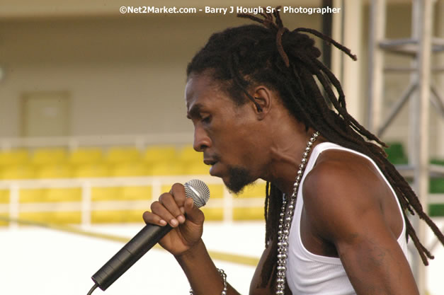 Jah Cure - Cure Fest 2007 - Longing For Concert at Trelawny Multi Purpose Stadium, Trelawny, Jamaica - Sunday, October 14, 2007 - Cure Fest 2007 October 12th-14th, 2007 Presented by Danger Promotions, Iyah Cure Promotions, and Brass Gate Promotions - Alison Young, Publicist - Photographs by Net2Market.com - Barry J. Hough Sr, Photographer - Negril Travel Guide, Negril Jamaica WI - http://www.negriltravelguide.com - info@negriltravelguide.com...!