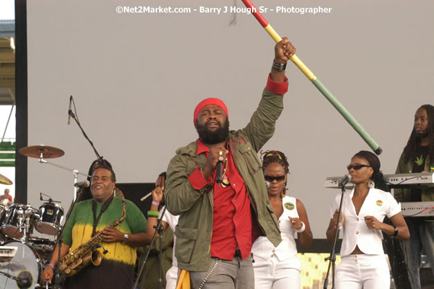 Jah Cure - Cure Fest 2007 - Longing For Concert at Trelawny Multi Purpose Stadium, Trelawny, Jamaica - Sunday, October 14, 2007 - Cure Fest 2007 October 12th-14th, 2007 Presented by Danger Promotions, Iyah Cure Promotions, and Brass Gate Promotions - Alison Young, Publicist - Photographs by Net2Market.com - Barry J. Hough Sr, Photographer - Negril Travel Guide, Negril Jamaica WI - http://www.negriltravelguide.com - info@negriltravelguide.com...!