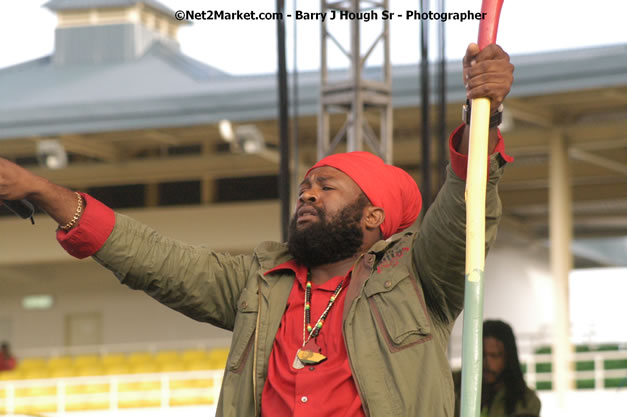 Jah Cure - Cure Fest 2007 - Longing For Concert at Trelawny Multi Purpose Stadium, Trelawny, Jamaica - Sunday, October 14, 2007 - Cure Fest 2007 October 12th-14th, 2007 Presented by Danger Promotions, Iyah Cure Promotions, and Brass Gate Promotions - Alison Young, Publicist - Photographs by Net2Market.com - Barry J. Hough Sr, Photographer - Negril Travel Guide, Negril Jamaica WI - http://www.negriltravelguide.com - info@negriltravelguide.com...!