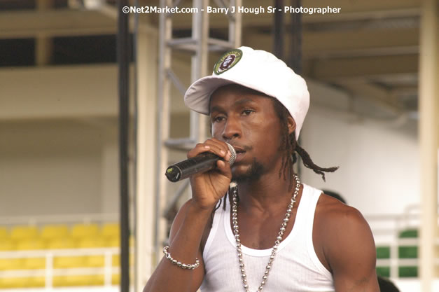 Jah Cure - Cure Fest 2007 - Longing For Concert at Trelawny Multi Purpose Stadium, Trelawny, Jamaica - Sunday, October 14, 2007 - Cure Fest 2007 October 12th-14th, 2007 Presented by Danger Promotions, Iyah Cure Promotions, and Brass Gate Promotions - Alison Young, Publicist - Photographs by Net2Market.com - Barry J. Hough Sr, Photographer - Negril Travel Guide, Negril Jamaica WI - http://www.negriltravelguide.com - info@negriltravelguide.com...!