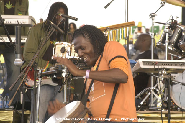 Jah Cure - Cure Fest 2007 - Longing For Concert at Trelawny Multi Purpose Stadium, Trelawny, Jamaica - Sunday, October 14, 2007 - Cure Fest 2007 October 12th-14th, 2007 Presented by Danger Promotions, Iyah Cure Promotions, and Brass Gate Promotions - Alison Young, Publicist - Photographs by Net2Market.com - Barry J. Hough Sr, Photographer - Negril Travel Guide, Negril Jamaica WI - http://www.negriltravelguide.com - info@negriltravelguide.com...!