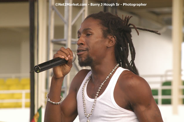 Jah Cure - Cure Fest 2007 - Longing For Concert at Trelawny Multi Purpose Stadium, Trelawny, Jamaica - Sunday, October 14, 2007 - Cure Fest 2007 October 12th-14th, 2007 Presented by Danger Promotions, Iyah Cure Promotions, and Brass Gate Promotions - Alison Young, Publicist - Photographs by Net2Market.com - Barry J. Hough Sr, Photographer - Negril Travel Guide, Negril Jamaica WI - http://www.negriltravelguide.com - info@negriltravelguide.com...!