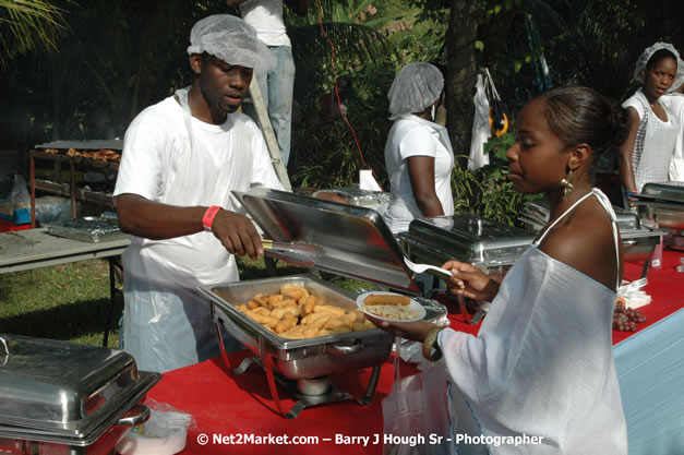 Hybrid Go Ultra - Independence Negril 2K7 - A Barefoot Beach Party @ The Hybrid Beach Cove aka Half Moon Beach Club, Sunday, August 5, 2007, Half Moon Beach, Hanover Parish, Jamaica - Negril Travel Guide.com, Negril Jamaica WI - http://www.negriltravelguide.com - info@negriltravelguide.com...!