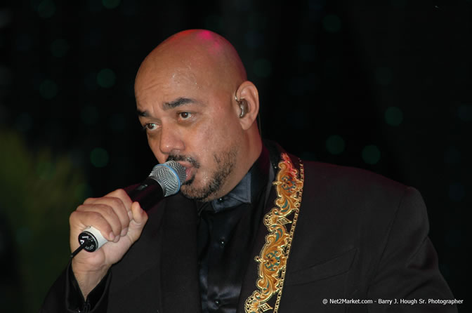 James Ingram - Air Jamaica Jazz & Blues Festival 2006 - The Art of Music - Cinnamon Hill Golf Club - Rosehall Resort & Country Club, Montego Bay, Jamaica W.I. - Thursday, Saturday 28, 2006 - Negril Travel Guide, Negril Jamaica WI - http://www.negriltravelguide.com - info@negriltravelguide.com...!