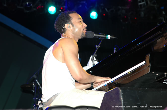 John Legend - Air Jamaica Jazz & Blues Festival 2006 - The Art of Music - Cinnamon Hill Golf Club - Rosehall Resort & Country Club, Montego Bay, Jamaica W.I. - Thursday, January 26, 2006 - Negril Travel Guide, Negril Jamaica WI - http://www.negriltravelguide.com - info@negriltravelguide.com...!