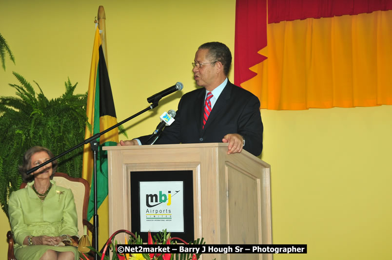 The Unveiling Of The Commemorative Plaque By The Honourable Prime Minister, Orette Bruce Golding, MP, And Their Majesties, King Juan Carlos I And Queen Sofia Of Spain - On Wednesday, February 18, 2009, Marking The Completion Of The Expansion Of Sangster International Airport, Venue at Sangster International Airport, Montego Bay, St James, Jamaica - Wednesday, February 18, 2009 - Photographs by Net2Market.com - Barry J. Hough Sr, Photographer/Photojournalist - Negril Travel Guide, Negril Jamaica WI - http://www.negriltravelguide.com - info@negriltravelguide.com...!