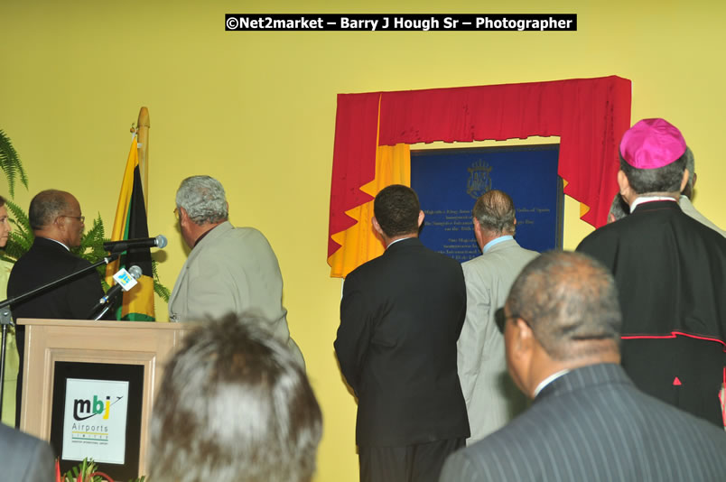 The Unveiling Of The Commemorative Plaque By The Honourable Prime Minister, Orette Bruce Golding, MP, And Their Majesties, King Juan Carlos I And Queen Sofia Of Spain - On Wednesday, February 18, 2009, Marking The Completion Of The Expansion Of Sangster International Airport, Venue at Sangster International Airport, Montego Bay, St James, Jamaica - Wednesday, February 18, 2009 - Photographs by Net2Market.com - Barry J. Hough Sr, Photographer/Photojournalist - Negril Travel Guide, Negril Jamaica WI - http://www.negriltravelguide.com - info@negriltravelguide.com...!