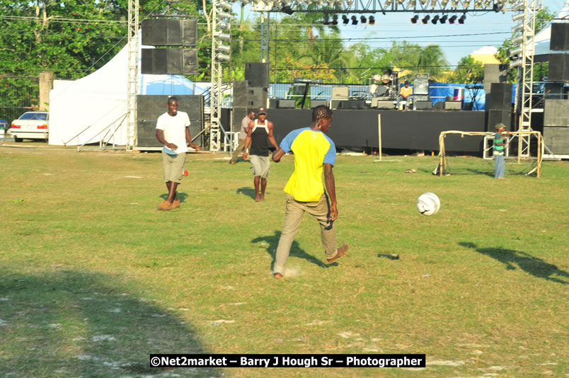 Marley Magic Traffic Jam - Celebrity Football @ Spring Break - Saturday, March 21, 2009 - Also Featuring: Kelley, Capleton, Junior Reid, Spragga Benz, Wayne Marshall, Munga, Romaine Virgo,Embee, Bango Herman, Flava K, Whisky Baggio, Andrew and Wadda Blood, Black Am I, Packa, Venue at Waz Beach, Norman Manley Boulevard, Negril Westmoreland, Jamaica - Saturday, March 21, 2009 - Photographs by Net2Market.com - Barry J. Hough Sr, Photographer/Photojournalist - Negril Travel Guide, Negril Jamaica WI - http://www.negriltravelguide.com - info@negriltravelguide.com...!