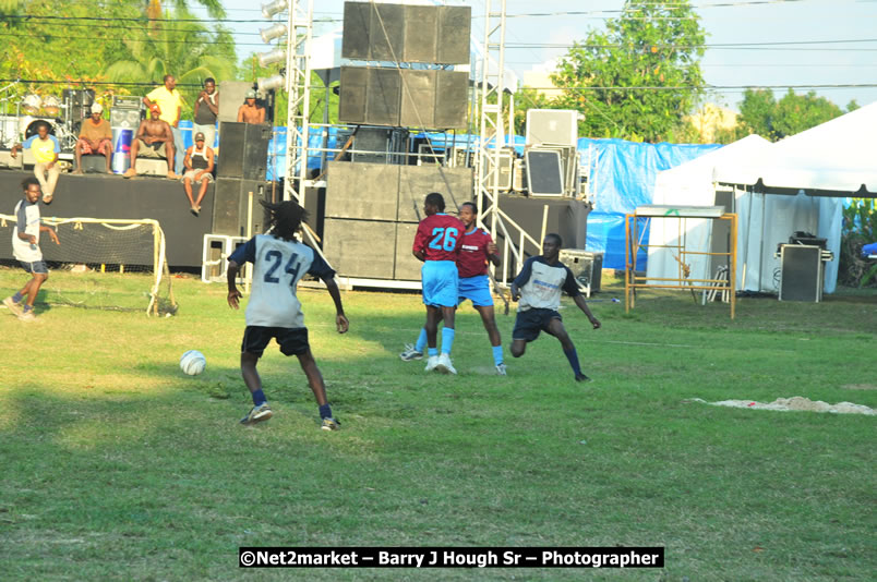 Marley Magic Traffic Jam - Celebrity Football @ Spring Break - Saturday, March 21, 2009 - Also Featuring: Kelley, Capleton, Junior Reid, Spragga Benz, Wayne Marshall, Munga, Romaine Virgo,Embee, Bango Herman, Flava K, Whisky Baggio, Andrew and Wadda Blood, Black Am I, Packa, Venue at Waz Beach, Norman Manley Boulevard, Negril Westmoreland, Jamaica - Saturday, March 21, 2009 - Photographs by Net2Market.com - Barry J. Hough Sr, Photographer/Photojournalist - Negril Travel Guide, Negril Jamaica WI - http://www.negriltravelguide.com - info@negriltravelguide.com...!