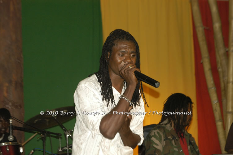 Chaka Demus & Pliers - Live In Concert @ Negril Escape Resort and Spa, December 8, 2009, One Love Drive, West End, Negril, Westmoreland, Jamaica W.I. - Photographs by Net2Market.com - Barry J. Hough Sr, Photographer/Photojournalist - Negril Travel Guide, Negril Jamaica WI - http://www.negriltravelguide.com - info@negriltravelguide.com...!