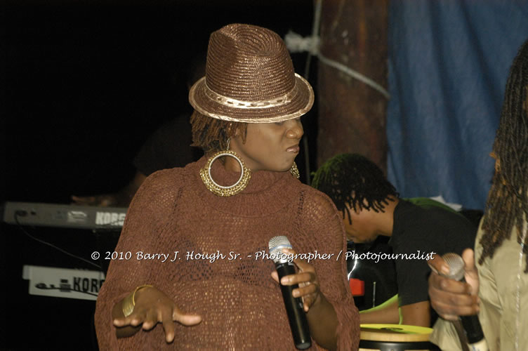 Etana - Live In Concert - One Love Reggae Concert Series 09/10 @ Negril Escape Resort and Spa, December 22, 2009, One Love Drive, West End, Negril, Westmoreland, Jamaica W.I. - Photographs by Net2Market.com - Barry J. Hough Sr, Photographer/Photojournalist - Negril Travel Guide, Negril Jamaica WI - http://www.negriltravelguide.com - info@negriltravelguide.com...!