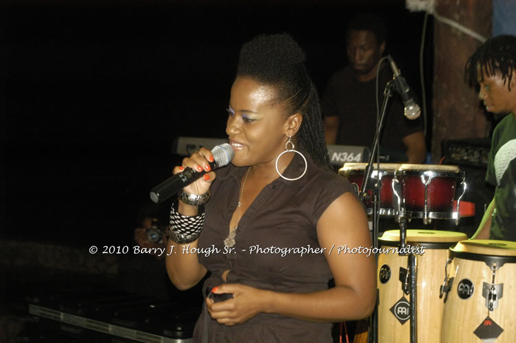 Etana - Live In Concert - One Love Reggae Concert Series 09/10 @ Negril Escape Resort and Spa, December 22, 2009, One Love Drive, West End, Negril, Westmoreland, Jamaica W.I. - Photographs by Net2Market.com - Barry J. Hough Sr, Photographer/Photojournalist - Negril Travel Guide, Negril Jamaica WI - http://www.negriltravelguide.com - info@negriltravelguide.com...!