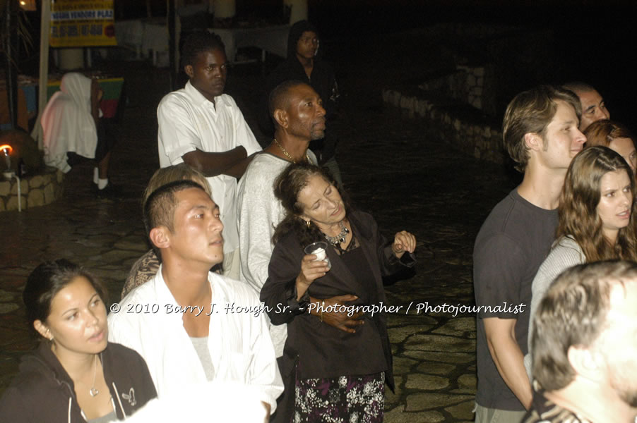 Etana - Live In Concert - One Love Reggae Concert Series 09/10 @ Negril Escape Resort and Spa, December 22, 2009, One Love Drive, West End, Negril, Westmoreland, Jamaica W.I. - Photographs by Net2Market.com - Barry J. Hough Sr, Photographer/Photojournalist - Negril Travel Guide, Negril Jamaica WI - http://www.negriltravelguide.com - info@negriltravelguide.com...!