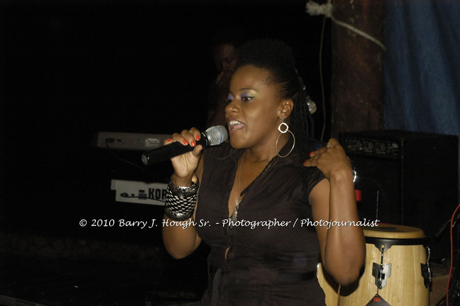 Etana - Live In Concert - One Love Reggae Concert Series 09/10 @ Negril Escape Resort and Spa, December 22, 2009, One Love Drive, West End, Negril, Westmoreland, Jamaica W.I. - Photographs by Net2Market.com - Barry J. Hough Sr, Photographer/Photojournalist - Negril Travel Guide, Negril Jamaica WI - http://www.negriltravelguide.com - info@negriltravelguide.com...!