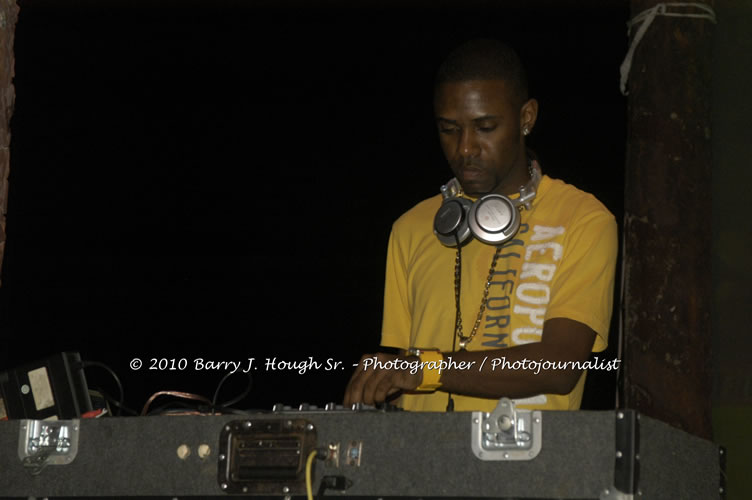 Freddy McGregor - Live In Concert @ Negril Escape Resort and Spa, One Love Drive, West End, Negril, Westmoreland, Jamaica W.I. - Photographs by Net2Market.com - Barry J. Hough Sr, Photographer/Photojournalist - Negril Travel Guide, Negril Jamaica WI - http://www.negriltravelguide.com - info@negriltravelguide.com...!