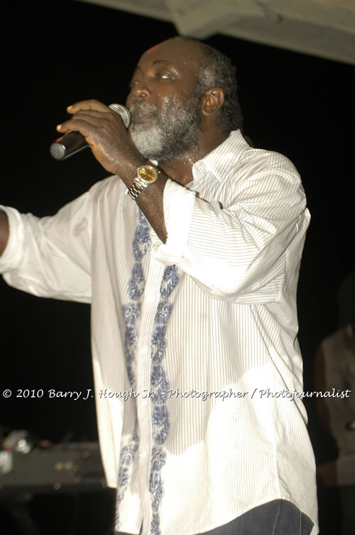 Freddy McGregor - Live In Concert @ Negril Escape Resort and Spa, One Love Drive, West End, Negril, Westmoreland, Jamaica W.I. - Photographs by Net2Market.com - Barry J. Hough Sr, Photographer/Photojournalist - Negril Travel Guide, Negril Jamaica WI - http://www.negriltravelguide.com - info@negriltravelguide.com...!