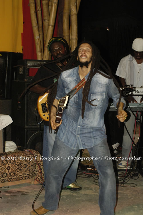 Julian Marley - Grammy Nominee & Son of the Legend Bob Marley - Live in Concert - Also featuring Ras Noble, Power Drill, Iron Head, & Robin Banks - Backing Band Roots Warrior, plus DJ Gemini @ One Love Reggae Concerts Series 09/10 @ Negril Escape Resort & Spa, February 2, 2010, One Love Drive, West End, Negril, Westmoreland, Jamaica W.I. - Photographs by Net2Market.com - Barry J. Hough Sr, Photographer/Photojournalist - The Negril Travel Guide - Negril's and Jamaica's Number One Concert Photography Web Site with over 40,000 Jamaican Concert photographs Published -  Negril Travel Guide, Negril Jamaica WI - http://www.negriltravelguide.com - info@negriltravelguide.com...!