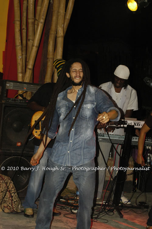 Julian Marley - Grammy Nominee & Son of the Legend Bob Marley - Live in Concert - Also featuring Ras Noble, Power Drill, Iron Head, & Robin Banks - Backing Band Roots Warrior, plus DJ Gemini @ One Love Reggae Concerts Series 09/10 @ Negril Escape Resort & Spa, February 2, 2010, One Love Drive, West End, Negril, Westmoreland, Jamaica W.I. - Photographs by Net2Market.com - Barry J. Hough Sr, Photographer/Photojournalist - The Negril Travel Guide - Negril's and Jamaica's Number One Concert Photography Web Site with over 40,000 Jamaican Concert photographs Published -  Negril Travel Guide, Negril Jamaica WI - http://www.negriltravelguide.com - info@negriltravelguide.com...!