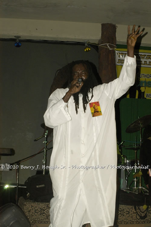 Marcia Griffiths & Edge Michael - Live In Concert - One Love Reggae Concert Series 09/10 @ Negril Escape Resort and Spa, December 29, 2009, One Love Drive, West End, Negril, Westmoreland, Jamaica W.I. - Photographs by Net2Market.com - Barry J. Hough Sr, Photographer/Photojournalist - Negril Travel Guide, Negril Jamaica WI - http://www.negriltravelguide.com - info@negriltravelguide.com...!