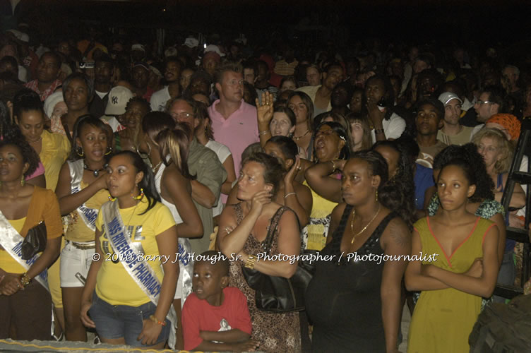 Richie Spice - Live In Concert - One Love Reggae Concert Series 09/10 @ Negril Escape Resort and Spa, January 19, 2010, One Love Drive, West End, Negril, Westmoreland, Jamaica W.I. - Photographs by Net2Market.com - Barry J. Hough Sr, Photographer/Photojournalist - Negril Travel Guide, Negril Jamaica WI - http://www.negriltravelguide.com - info@negriltravelguide.com...!