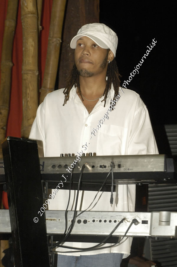  Sanchez - Live in Concert - at the One Love Reggae Concert Series 09/10 @ Negril Escape Resort & Spa - Also Featuring: Timmi Burrell and Justice Merchant- Backing Band Roots Warrior - DJ Gemini - MC Oliver Cargill, Negril Escape Resort & Spa, One Love Drive, West End, Negril, Westmoreland, Jamaica W.I. - Tuesday, November 24, 2009 - Photographs by Net2Market.com - Barry J. Hough Sr, Photographer / Photojournalist - Photos taken with a Nikon D70, D100, or D300 - Negril Travel Guide, Negril Jamaica WI - http://www.negriltravelguide.com - info@negriltravelguide.com...!