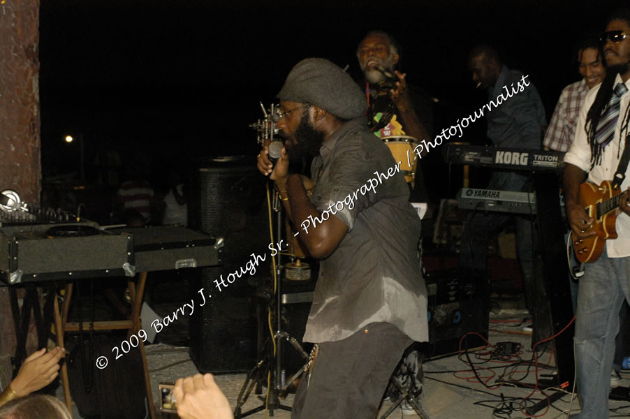  Tarrus Riley - Live in Concert - at the One Love Reggae Concert Series 09/10 @ Negril Escape Resort & Spa - Also Featuring: Mistic Bowie, Monday Justice, Cash, Dean Frazier - DJ Gemini - MC Oliver Cargill, Negril Escape Resort & Spa, One Love Drive, West End, Negril, Westmoreland, Jamaica W.I. - Tuesday, November 17, 2009 - Photographs by Net2Market.com - Barry J. Hough Sr, Photographer / Photojournalist - Photos taken with a Nikon D70, D100, or D300 - Negril Travel Guide, Negril Jamaica WI - http://www.negriltravelguide.com - info@negriltravelguide.com...!