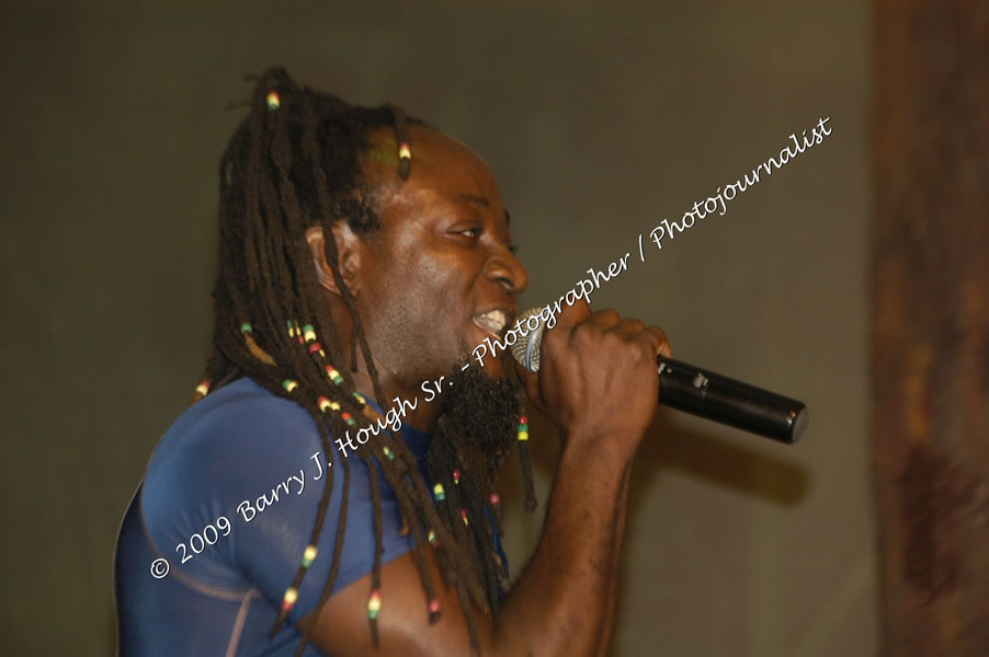  Tarrus Riley - Live in Concert - at the One Love Reggae Concert Series 09/10 @ Negril Escape Resort & Spa - Also Featuring: Mistic Bowie, Monday Justice, Cash, Dean Frazier - DJ Gemini - MC Oliver Cargill, Negril Escape Resort & Spa, One Love Drive, West End, Negril, Westmoreland, Jamaica W.I. - Tuesday, November 17, 2009 - Photographs by Net2Market.com - Barry J. Hough Sr, Photographer / Photojournalist - Photos taken with a Nikon D70, D100, or D300 - Negril Travel Guide, Negril Jamaica WI - http://www.negriltravelguide.com - info@negriltravelguide.com...!