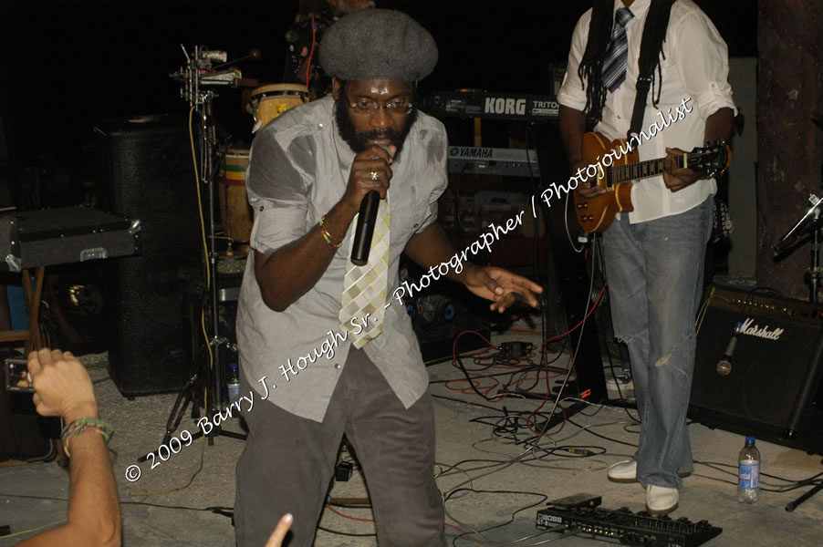  Tarrus Riley - Live in Concert - at the One Love Reggae Concert Series 09/10 @ Negril Escape Resort & Spa - Also Featuring: Mistic Bowie, Monday Justice, Cash, Dean Frazier - DJ Gemini - MC Oliver Cargill, Negril Escape Resort & Spa, One Love Drive, West End, Negril, Westmoreland, Jamaica W.I. - Tuesday, November 17, 2009 - Photographs by Net2Market.com - Barry J. Hough Sr, Photographer / Photojournalist - Photos taken with a Nikon D70, D100, or D300 - Negril Travel Guide, Negril Jamaica WI - http://www.negriltravelguide.com - info@negriltravelguide.com...!