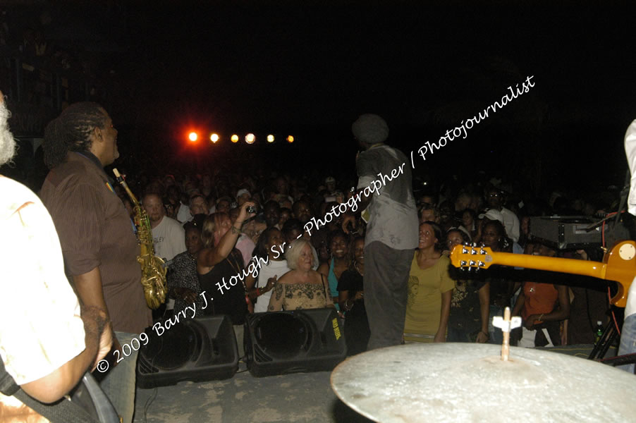  Tarrus Riley - Live in Concert - at the One Love Reggae Concert Series 09/10 @ Negril Escape Resort & Spa - Also Featuring: Mistic Bowie, Monday Justice, Cash, Dean Frazier - DJ Gemini - MC Oliver Cargill, Negril Escape Resort & Spa, One Love Drive, West End, Negril, Westmoreland, Jamaica W.I. - Tuesday, November 17, 2009 - Photographs by Net2Market.com - Barry J. Hough Sr, Photographer / Photojournalist - Photos taken with a Nikon D70, D100, or D300 - Negril Travel Guide, Negril Jamaica WI - http://www.negriltravelguide.com - info@negriltravelguide.com...!