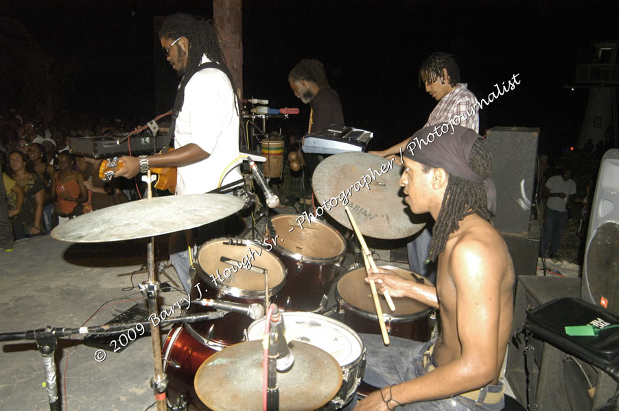  Tarrus Riley - Live in Concert - at the One Love Reggae Concert Series 09/10 @ Negril Escape Resort & Spa - Also Featuring: Mistic Bowie, Monday Justice, Cash, Dean Frazier - DJ Gemini - MC Oliver Cargill, Negril Escape Resort & Spa, One Love Drive, West End, Negril, Westmoreland, Jamaica W.I. - Tuesday, November 17, 2009 - Photographs by Net2Market.com - Barry J. Hough Sr, Photographer / Photojournalist - Photos taken with a Nikon D70, D100, or D300 - Negril Travel Guide, Negril Jamaica WI - http://www.negriltravelguide.com - info@negriltravelguide.com...!