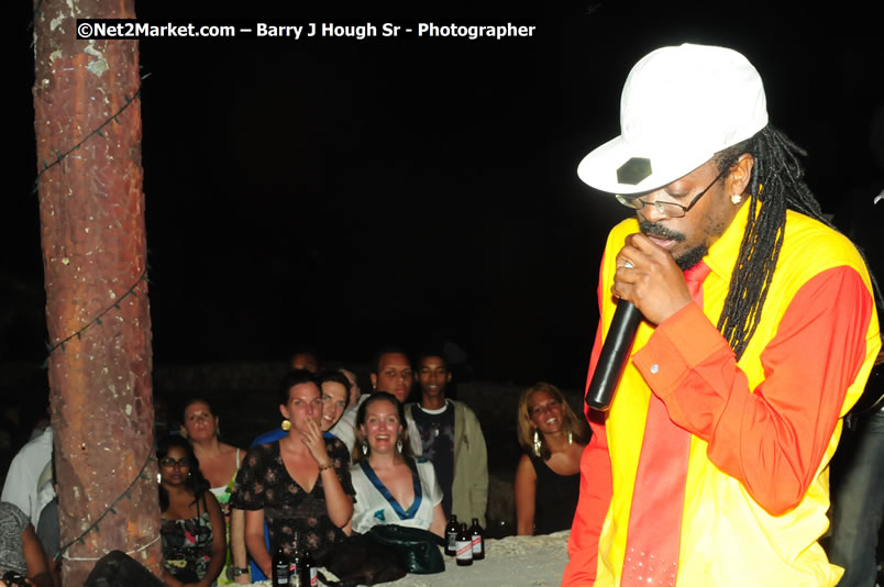 Beenie Man - Live in Concert, plus Hiyah Grade Band @ The Sunset Show @ Negril Escape Resort and Spa, Tuesday, February 3, 2009 - Live Reggae Music at Negril Escape - Tuesday Nights 6:00PM to 10:00 PM - One Love Drive, West End, Negril, Westmoreland, Jamaica W.I. - Photographs by Net2Market.com - Barry J. Hough Sr, Photographer/Photojournalist - The Negril Travel Guide - Negril's and Jamaica's Number One Concert Photography Web Site with over 40,000 Jamaican Concert photographs Published -  Negril Travel Guide, Negril Jamaica WI - http://www.negriltravelguide.com - info@negriltravelguide.com...!