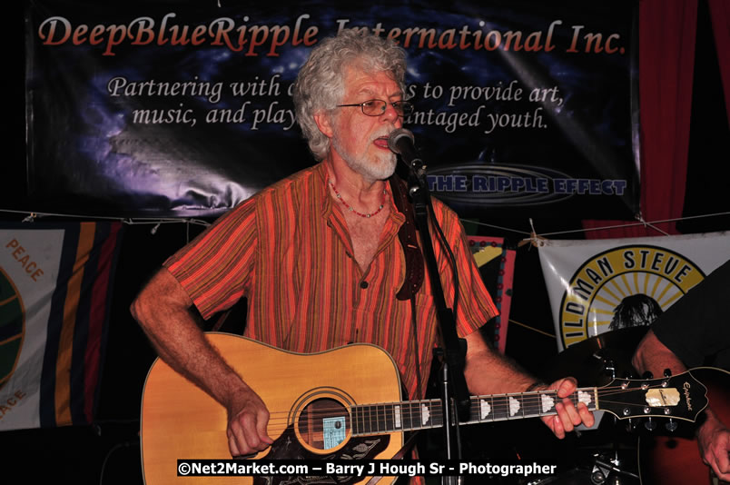 Chinese New Year @ The Sunset Show at Negril Escape - Tuesday, January 27, 2009 - Live Reggae Music at Negril Escape - Tuesday Nights 6:00PM to 10:00 PM - Photographs by Net2Market.com - Barry J. Hough Sr, Photographer/Photojournalist - Negril Travel Guide, Negril Jamaica WI - http://www.negriltravelguide.com - info@negriltravelguide.com...!