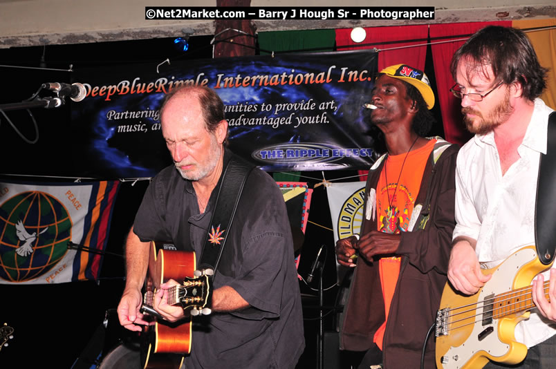 Chinese New Year @ The Sunset Show at Negril Escape - Tuesday, January 27, 2009 - Live Reggae Music at Negril Escape - Tuesday Nights 6:00PM to 10:00 PM - Photographs by Net2Market.com - Barry J. Hough Sr, Photographer/Photojournalist - Negril Travel Guide, Negril Jamaica WI - http://www.negriltravelguide.com - info@negriltravelguide.com...!