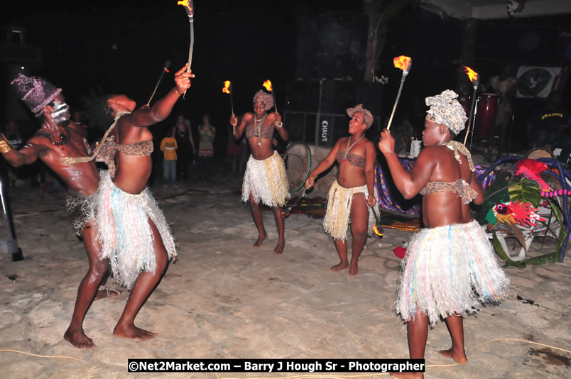 Chinese New Year @ The Sunset Show at Negril Escape - Tuesday, January 27, 2009 - Live Reggae Music at Negril Escape - Tuesday Nights 6:00PM to 10:00 PM - Photographs by Net2Market.com - Barry J. Hough Sr, Photographer/Photojournalist - Negril Travel Guide, Negril Jamaica WI - http://www.negriltravelguide.com - info@negriltravelguide.com...!