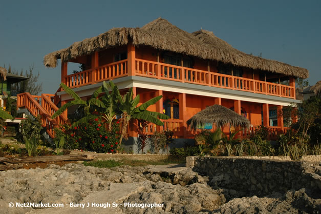 Montego Bay Sangster International Airport, Montego Bay, Jamaica W.I. - Negril Travel Guide, Negril Jamaica WI - http://www.negriltravelguide.com - info@negriltravelguide.com...!