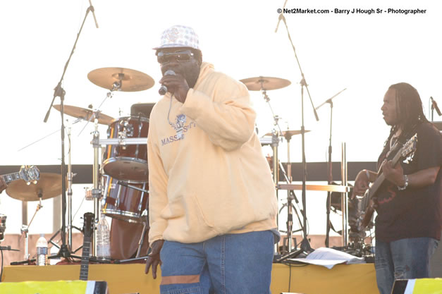 Tony Rebel Closing Tru-Juice Rebel Salute 2007 - Saturday, January 13, 2007, Port Kaiser Sports Club, St. Elizabeth - Negril Travel Guide, Negril Jamaica WI - http://www.negriltravelguide.com - info@negriltravelguide.com...!