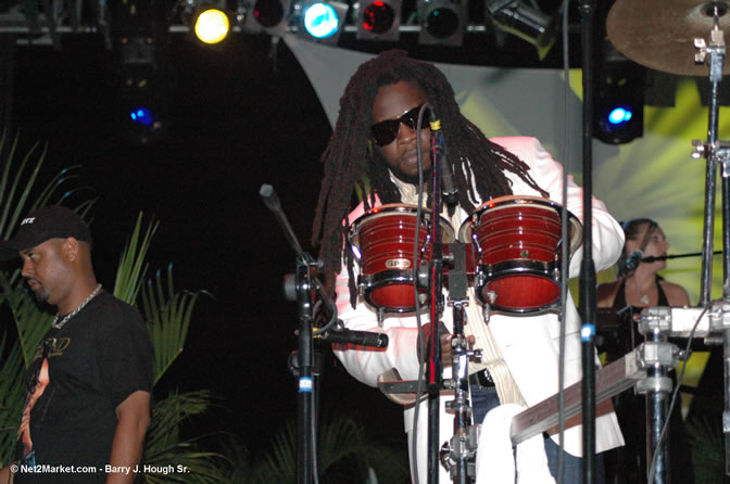 Morgan Heritage - Red Stripe Reggae Sumfest 2005 - International Night - July 22th, 2005 - Negril Travel Guide, Negril Jamaica WI - http://www.negriltravelguide.com - info@negriltravelguide.com...!